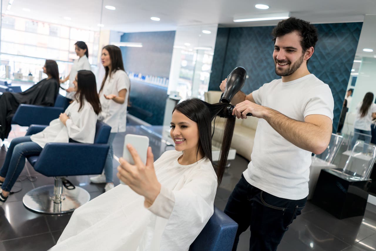 Friseur Ladeneinrichtung gebraucht