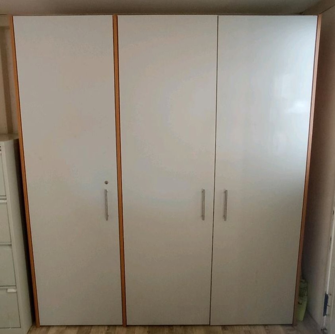 Küchenschrank