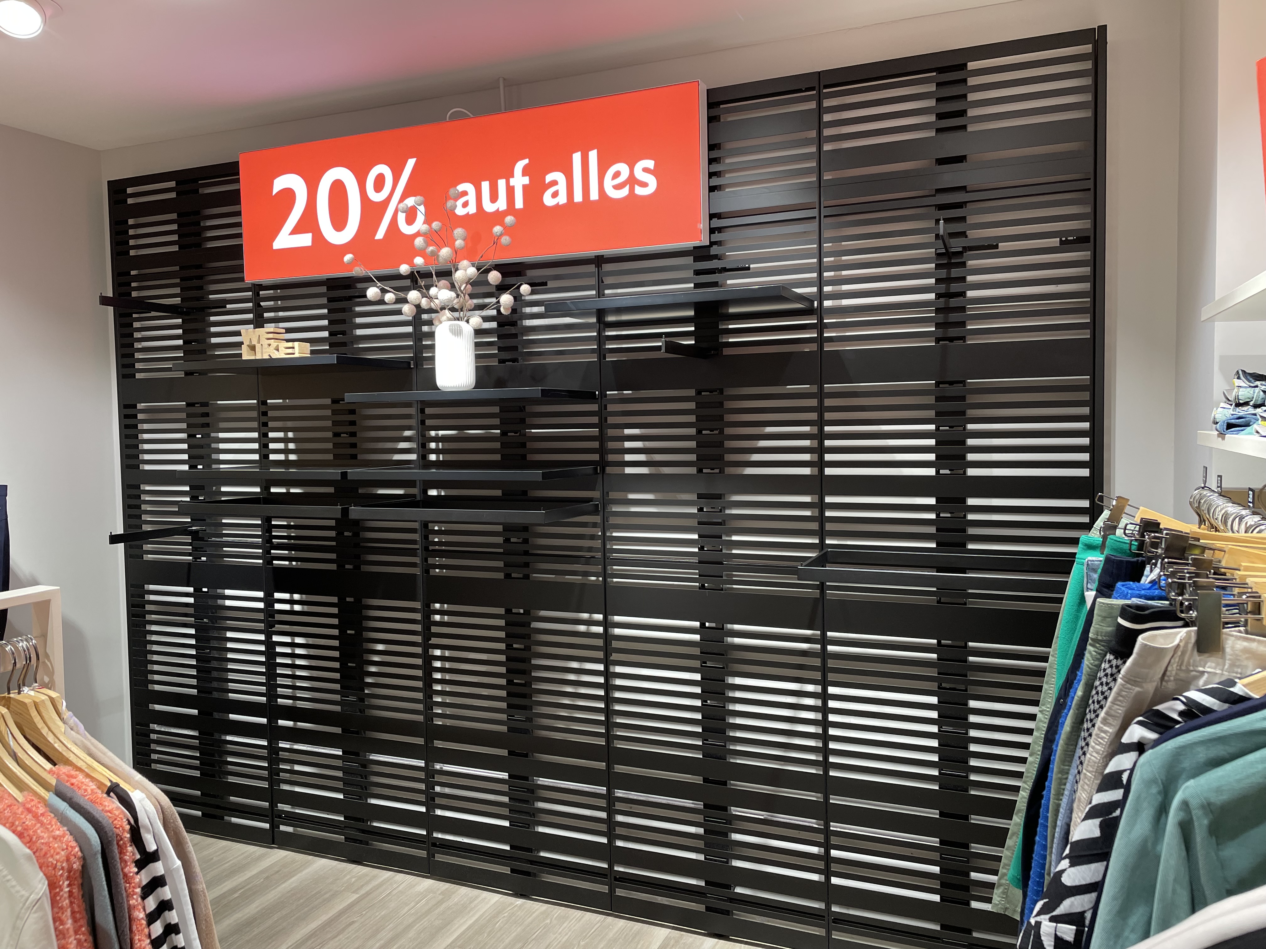 Ladeneinrichtung (ehemals Street One)